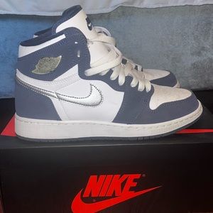 AIR JORDAN 1 RETRO HIGH TOP OG WHITE/METALLIC SILVER SIZE: 6Y